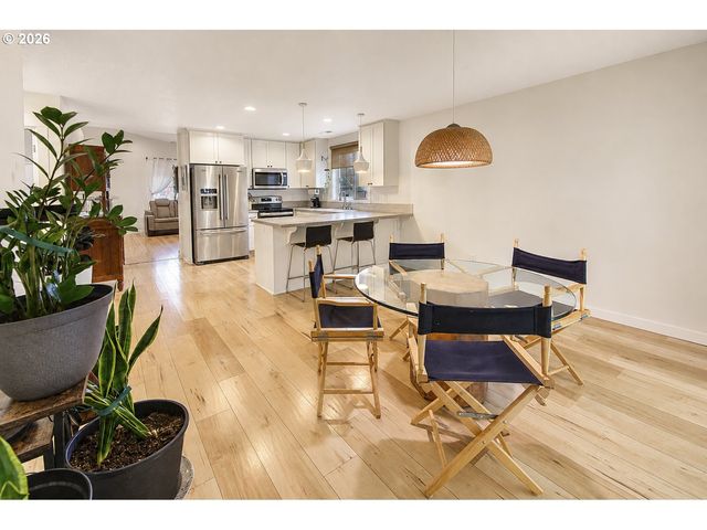 185 W CHRISTY Ct, Yacolt, WA 98675