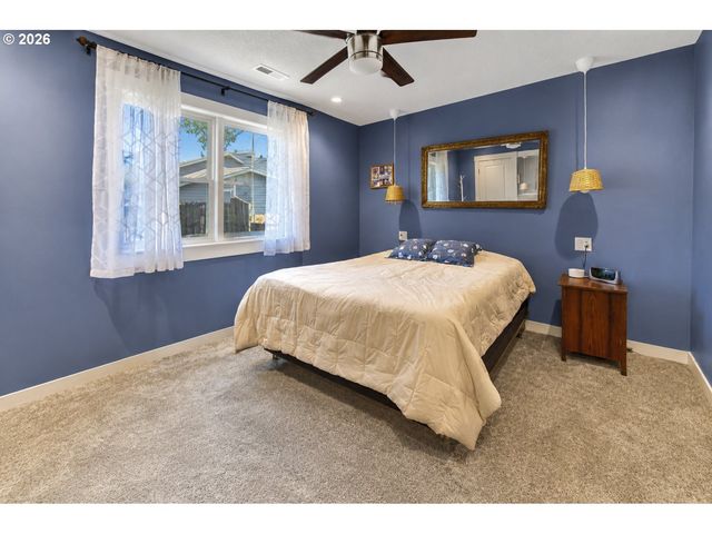 185 W CHRISTY Ct, Yacolt, WA 98675