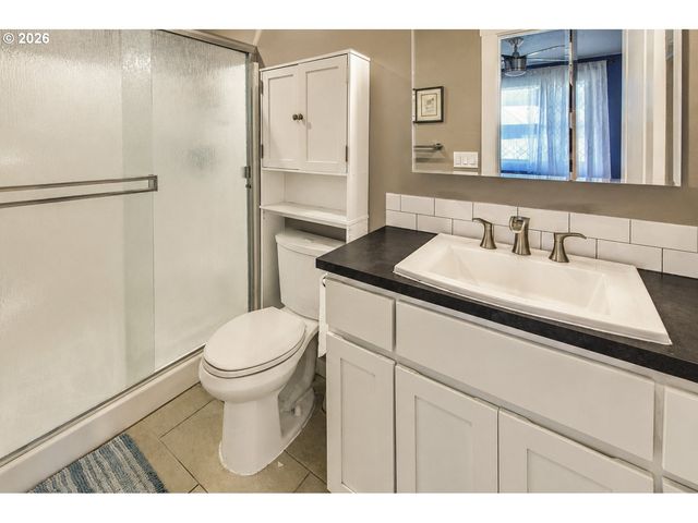 185 W CHRISTY Ct, Yacolt, WA 98675