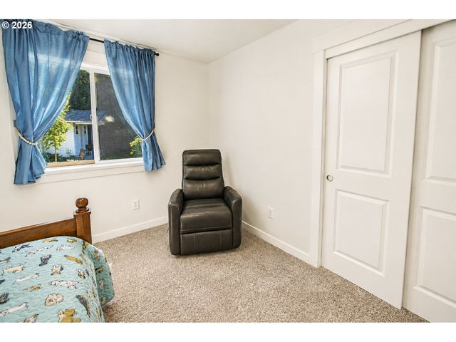 185 W CHRISTY Ct, Yacolt, WA 98675