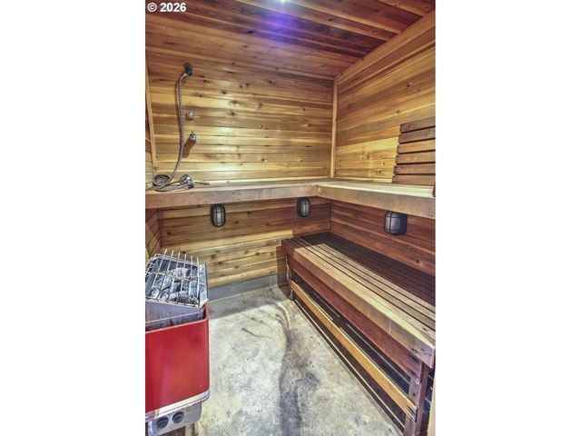 185 W CHRISTY Ct, Yacolt, WA 98675
