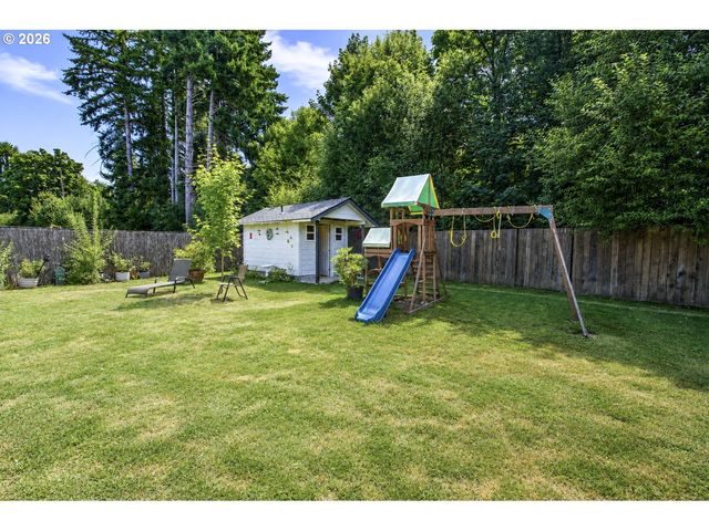 185 W CHRISTY Ct, Yacolt, WA 98675