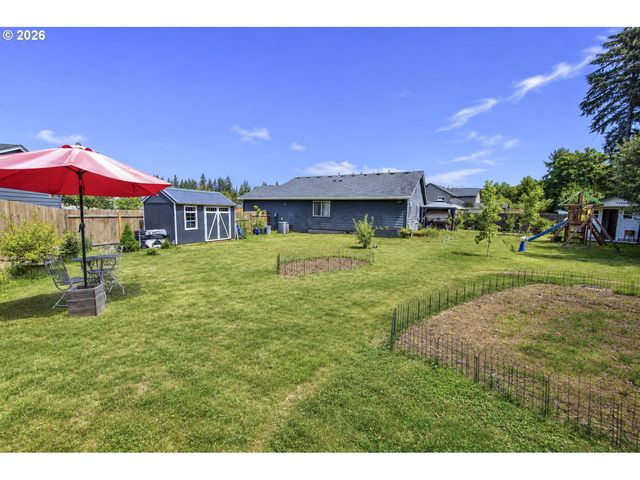 185 W CHRISTY Ct, Yacolt, WA 98675
