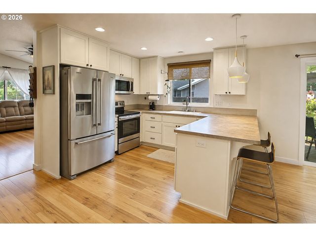 185 W CHRISTY Ct, Yacolt, WA 98675
