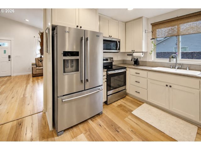 185 W CHRISTY Ct, Yacolt, WA 98675