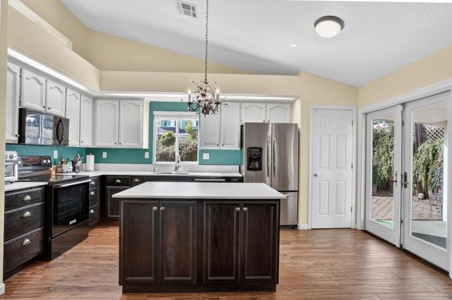 3822 Trestle Glen Ct, Cameron Park, CA 95682