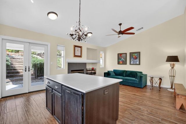 3822 Trestle Glen Ct, Cameron Park, CA 95682