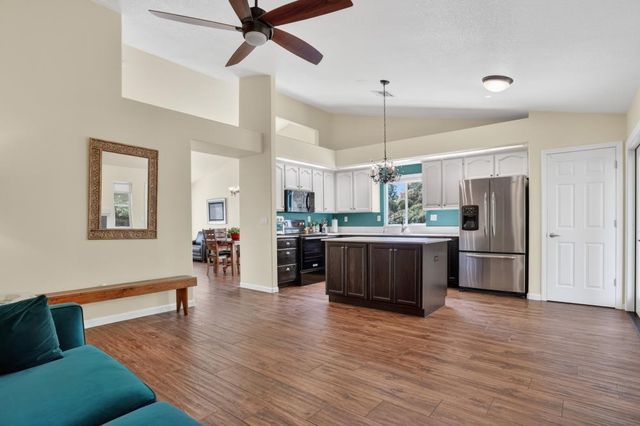 3822 Trestle Glen Ct, Cameron Park, CA 95682