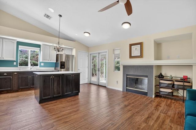 3822 Trestle Glen Ct, Cameron Park, CA 95682