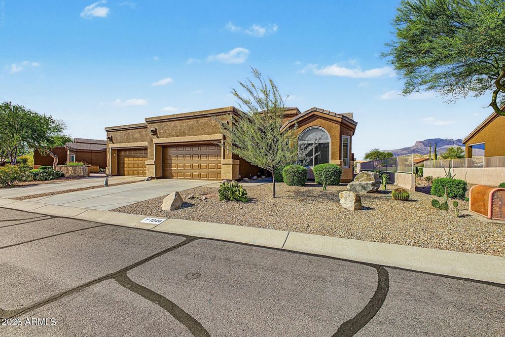 7246 E CANYON WREN Drive, Gold Canyon, AZ 85118 — photo 4