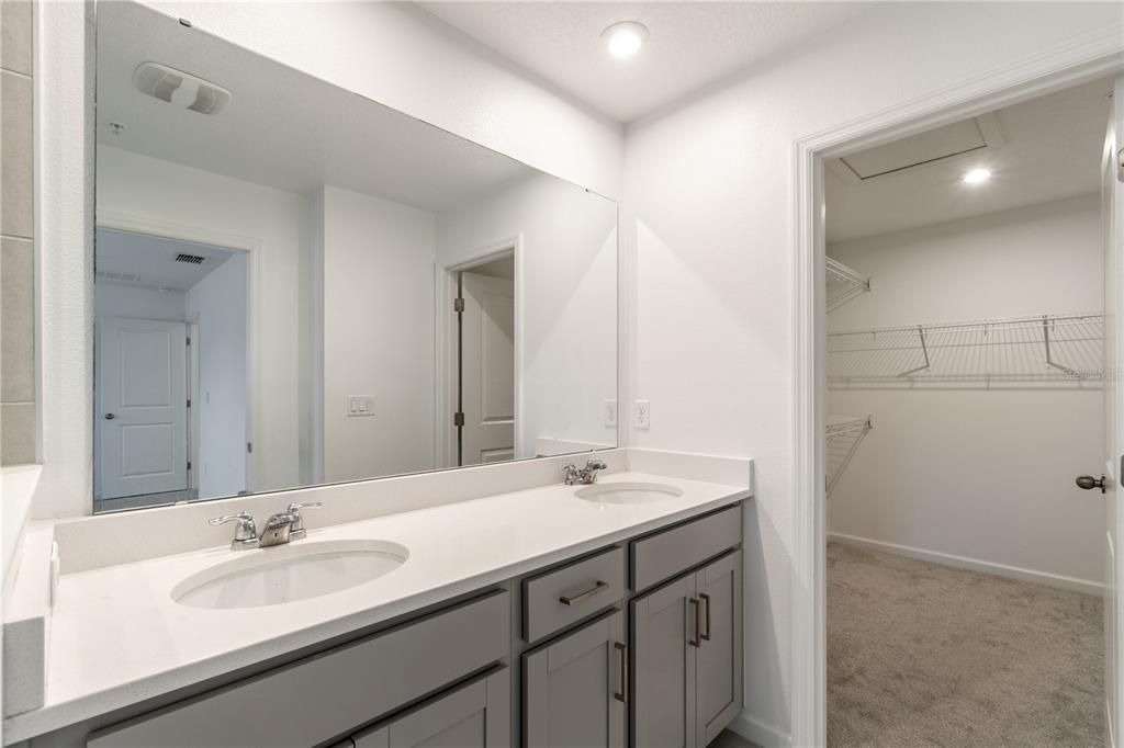 Image 14 of property listing at 11607 SUNSAIL AVENUE, Orlando, FL 32832