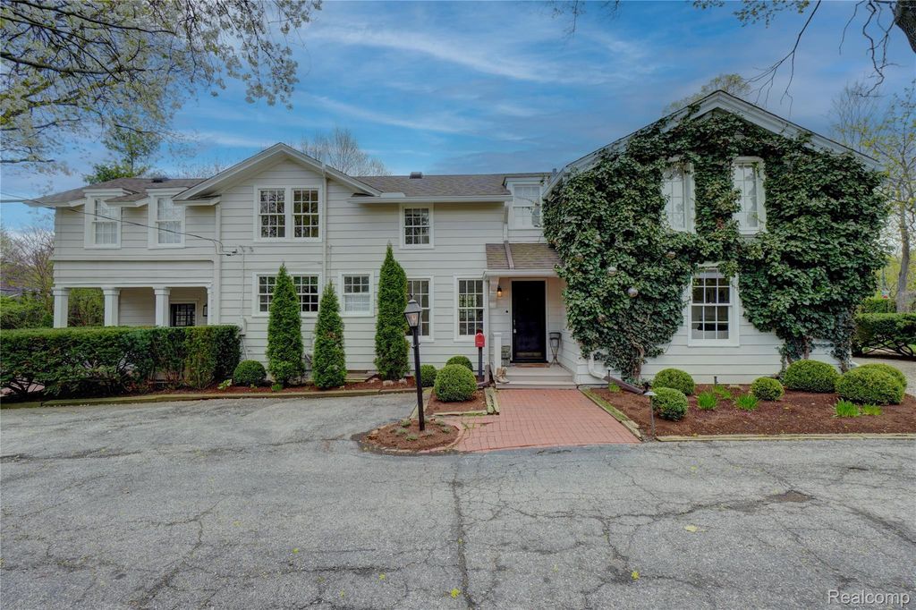 146 Puritan Avenue, Birmingham, MI 48009