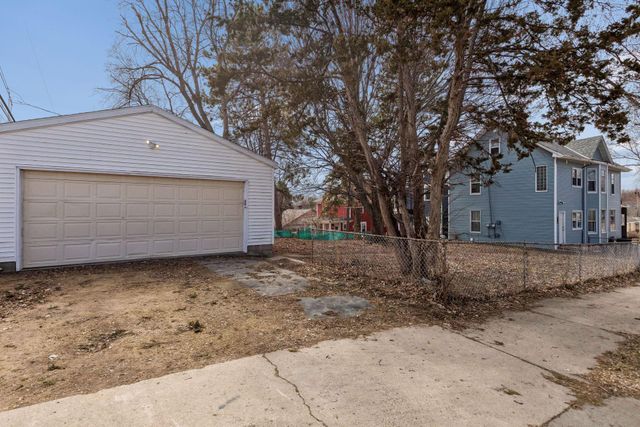 2326 Bryant Avenue N, Minneapolis, MN 55411