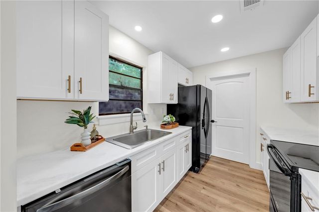 6025 Howells Ferry Road, Mobile, AL 36618