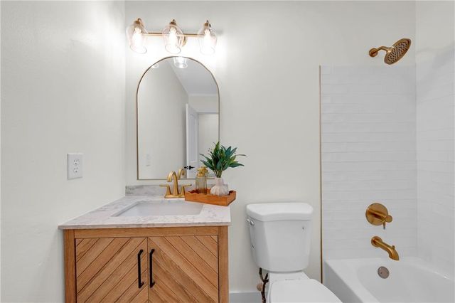 6025 Howells Ferry Road, Mobile, AL 36618