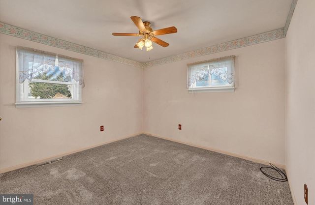 3813 SYLVAN DR, York, PA 17402