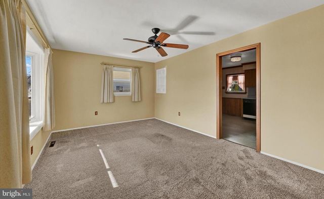 3813 SYLVAN DR, York, PA 17402