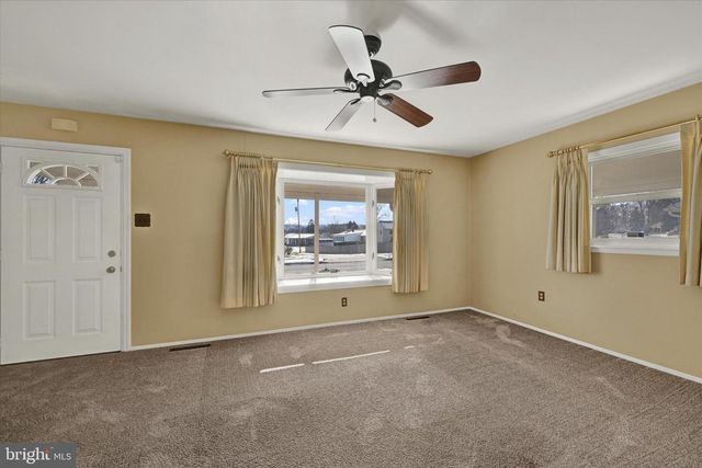 3813 SYLVAN DR, York, PA 17402