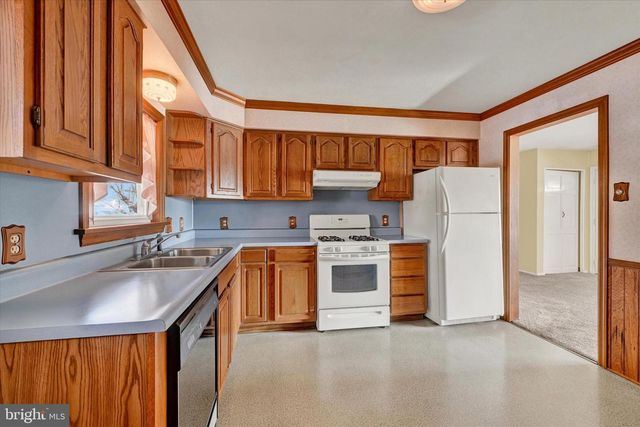 3813 SYLVAN DR, York, PA 17402