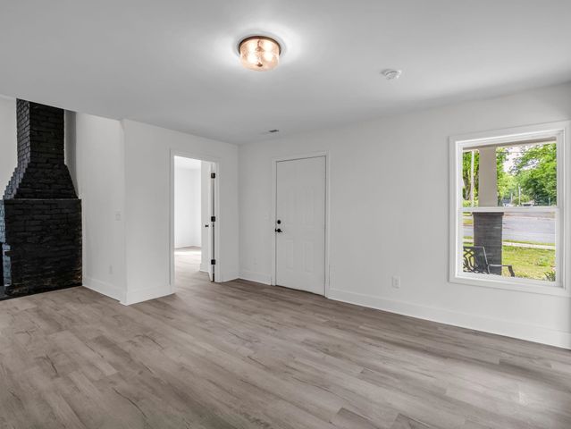 445 E Buford St, Gaffney, SC 29340
