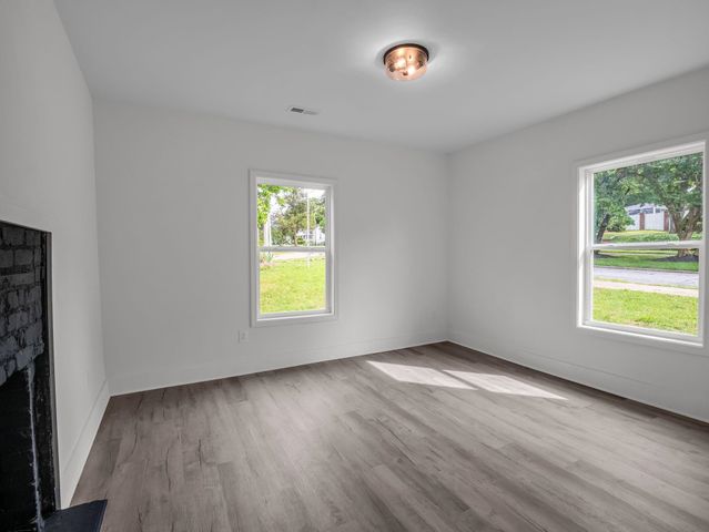 445 E Buford St, Gaffney, SC 29340
