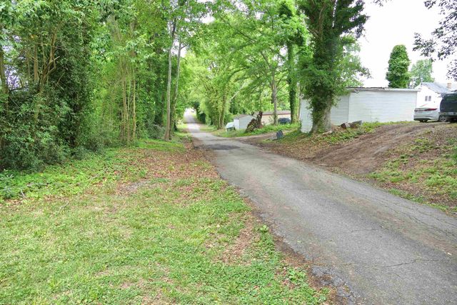 445 E Buford St, Gaffney, SC 29340