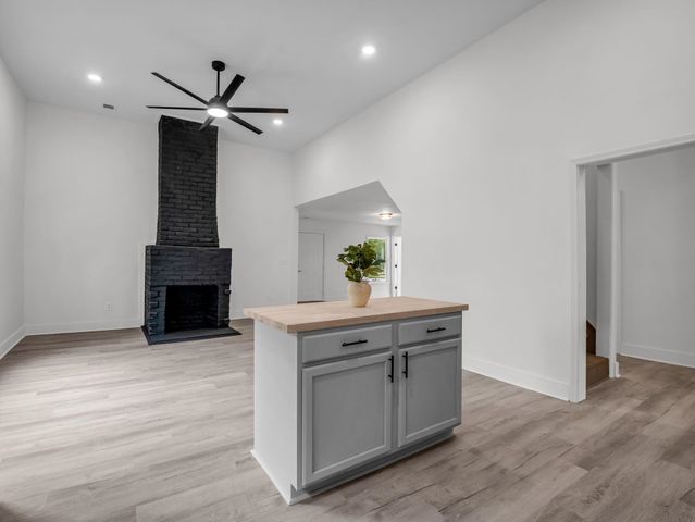 445 E Buford St, Gaffney, SC 29340