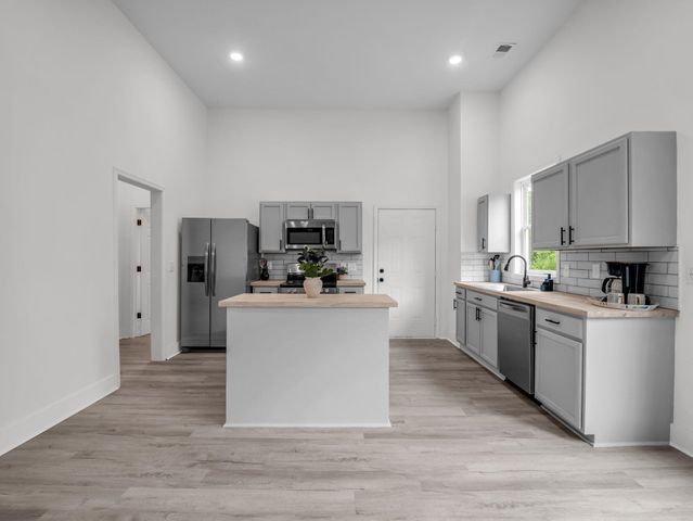 445 E Buford St, Gaffney, SC 29340