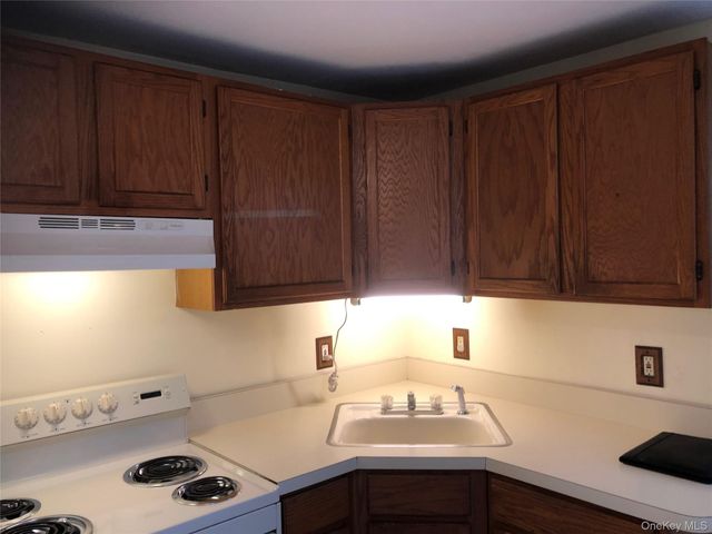 1887 Joshuas Path 2, Central Islip, NY 11722
