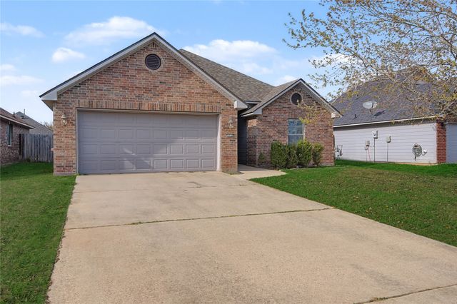 3212 Grand Lake Drive, Bossier City, LA 71111