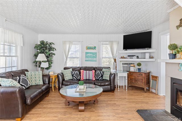 449 Dehnhoff Walk, Ocean Beach, NY 11770