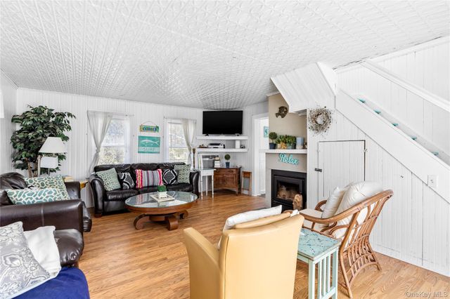 449 Dehnhoff Walk, Ocean Beach, NY 11770