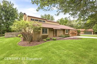 8461 W Glencarin Drive, Saginaw, MI 48609
