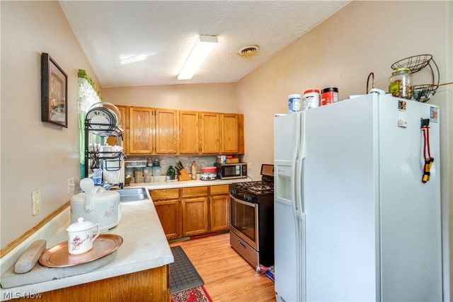1637 Vicgross Avenue, Akron, OH 44310