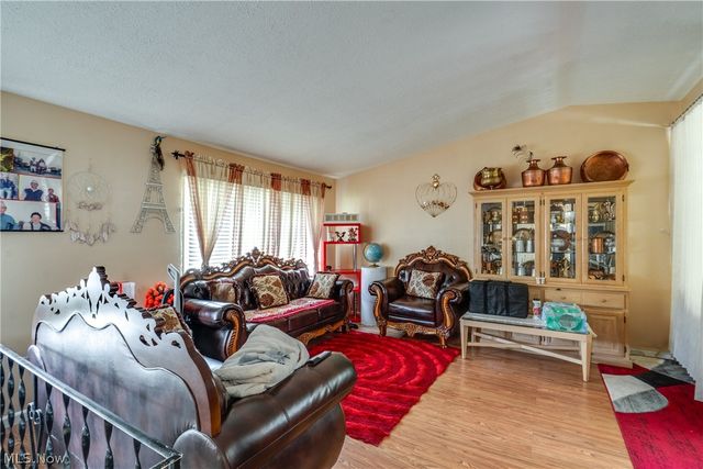 1637 Vicgross Avenue, Akron, OH 44310