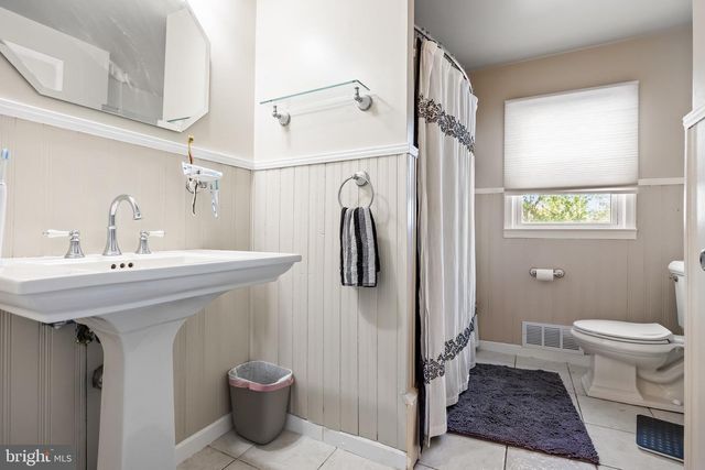 109 N AMBLER RD, Somers Point, NJ 08244