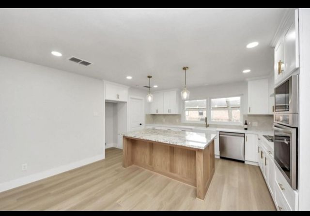 26206 Maplewood Drive, Spring, TX 77386