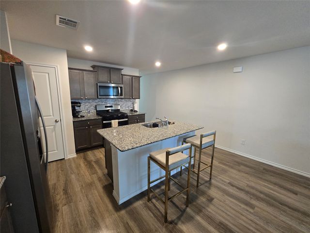 856 Good Cheer Lane, Lavon, TX 75166