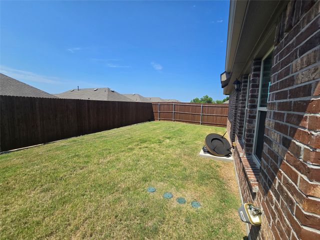 856 Good Cheer Lane, Lavon, TX 75166