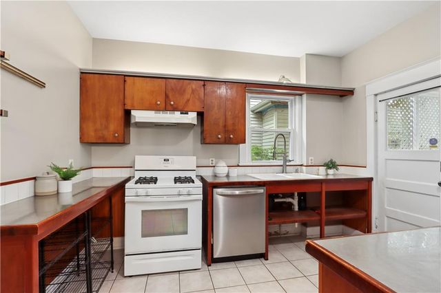 4125 Charlotte Street, Kansas City, MO 64110