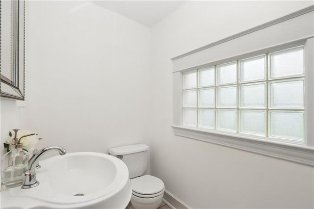 4125 Charlotte Street, Kansas City, MO 64110