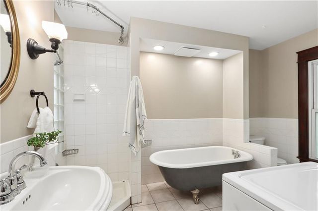 4125 Charlotte Street, Kansas City, MO 64110