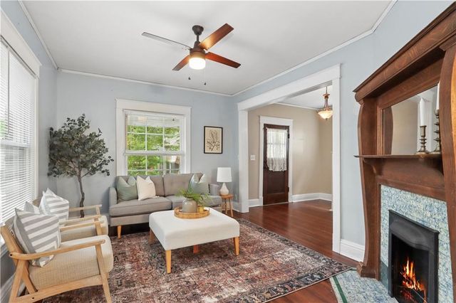 4125 Charlotte Street, Kansas City, MO 64110