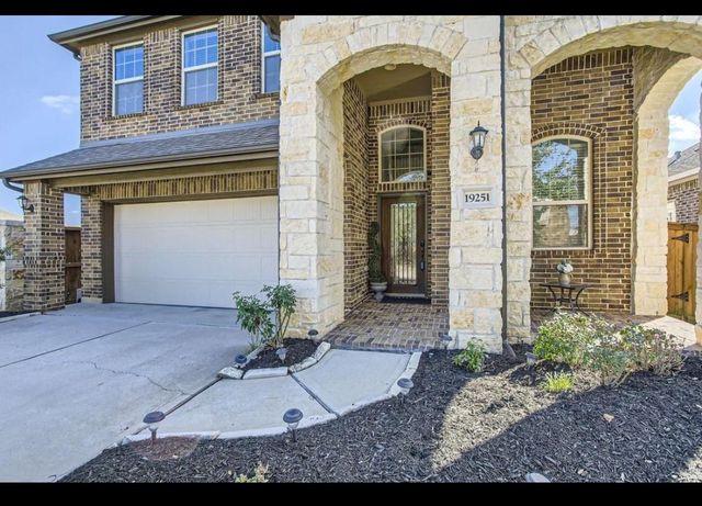 19251 N Cottonwood Green Lane, Cypress, TX 77433