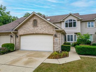 5509 Aspen Avenue 6, Downers Grove, IL 60515