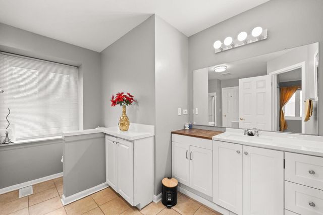 399 Catbird Lane, Deerfield, IL 60015