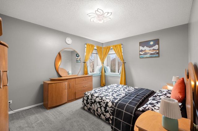 399 Catbird Lane, Deerfield, IL 60015