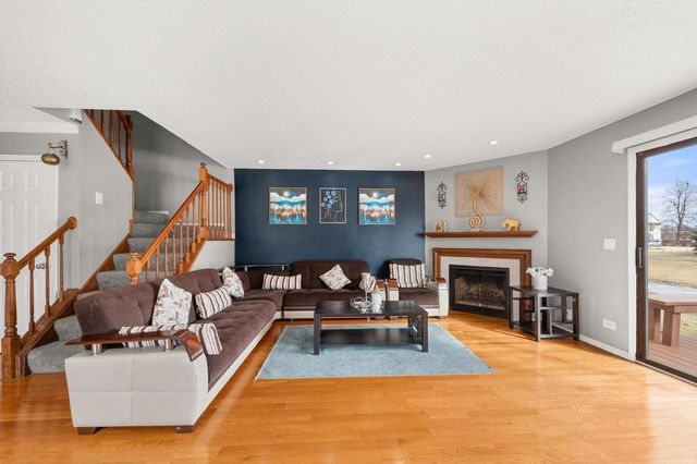 399 Catbird Lane, Deerfield, IL 60015