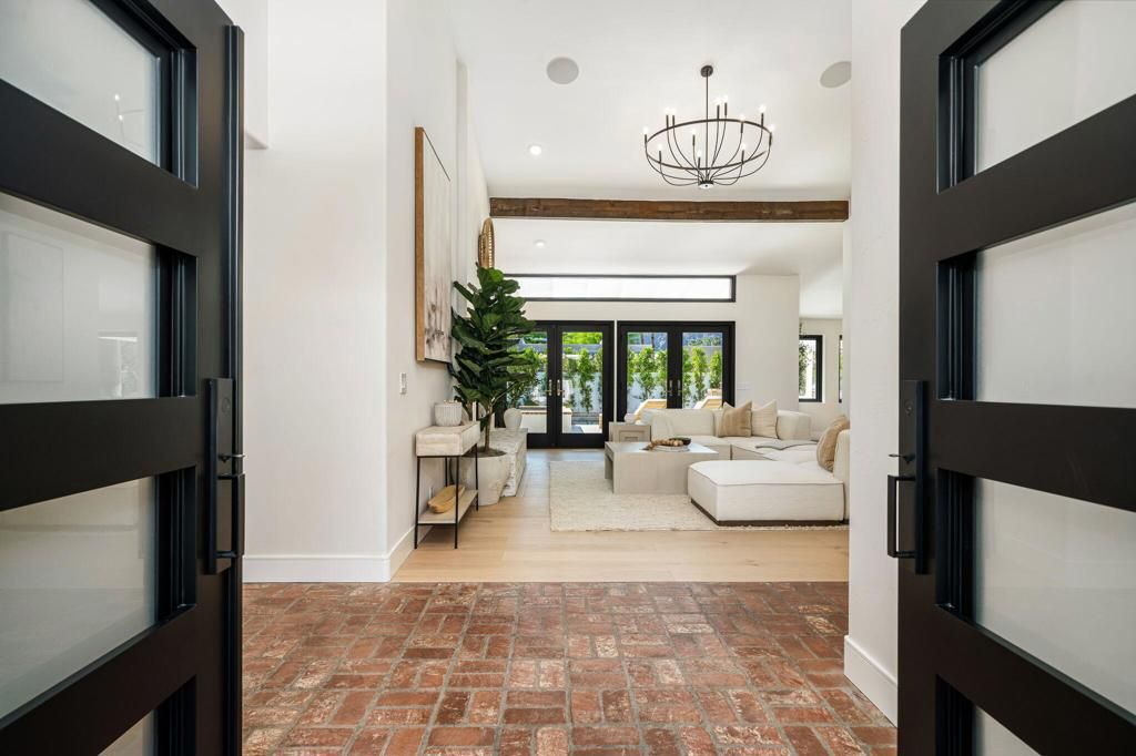 48721 San Vicente Street, La Quinta, CA 92253