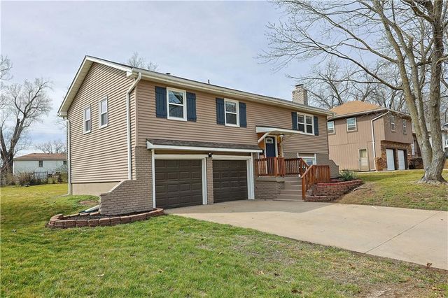 525 N Stevenson Street, Olathe, KS 66061